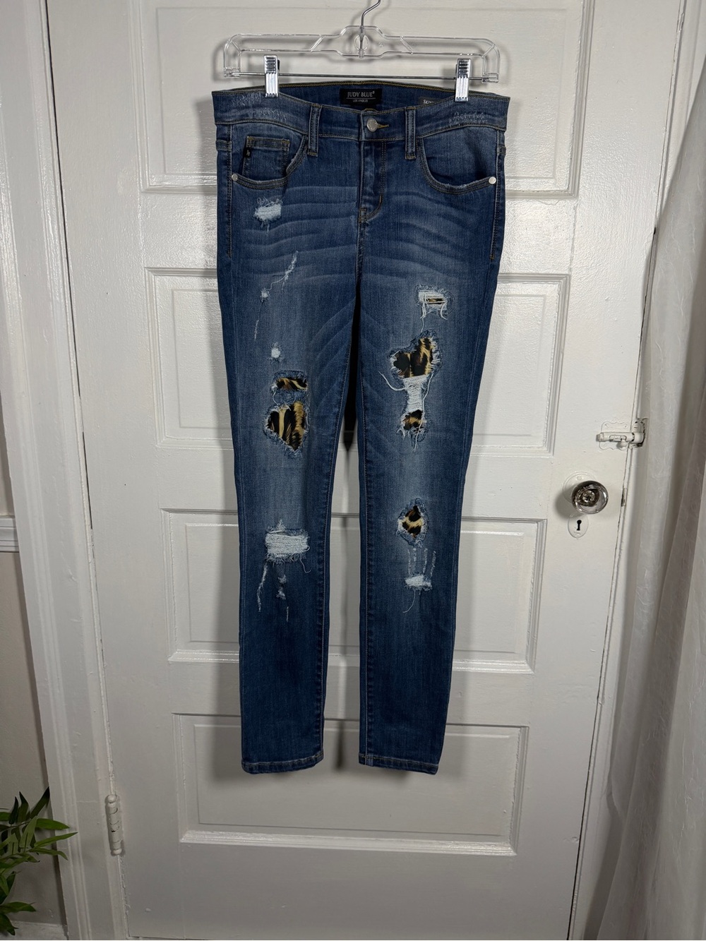 Judy Blue Dark Blue Skinny Jeans Distressed Leopard Patch Faded Whiskered Denim - Picture 3 of 17